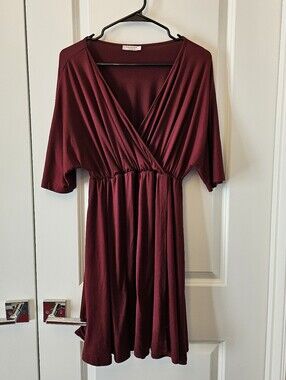 NEW Women’s Wrap-Front Short Sleeve Maternity Dress in Burgundy S